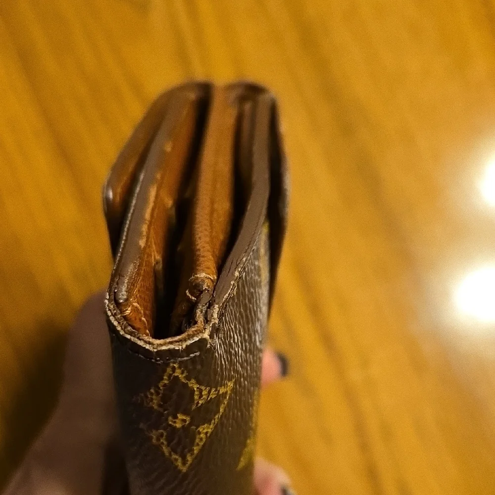 Louis Vuitton Portefeiulle Elise Monogram Bifold Wallet